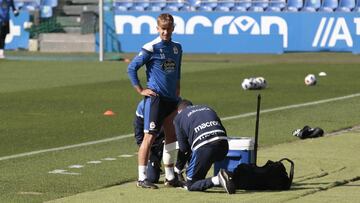 Entrenamiento Deportivo de La Coru&ntilde;a. gandoy con el m&eacute;dico