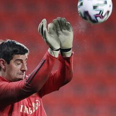 Courtois no juega con Bélgica, pero estará ante el Eibar