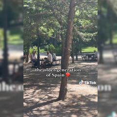 La sorpresa de una tiktoker estadounidense al ver a las personas mayores en España