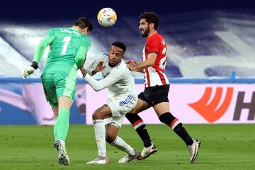 Thibaut Courtois, Eder Militao y Raúl García.