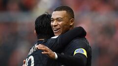 Soccer Football - Ligue 1 - Brest v Paris St Germain - Stade Francis-Le Ble, Brest, France - October 29, 2023 Paris St Germain's Kylian Mbappe celebrates scoring their second goal with Lee Kang-in REUTERS/Stephane Mahe