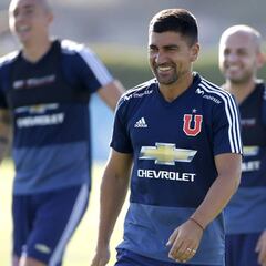 David Pizarro pide una pronta solución del conflicto de la Roja