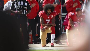 El exquarterback de los San Francisco 49ers, Colin Kaepernick, fue un hombre que al hincarse defendió a las minorías, pero perdió su empleo dentro de la NFL.