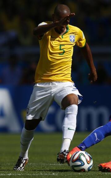 8. Lucas Moura, Brasil. 32 millones de euros.