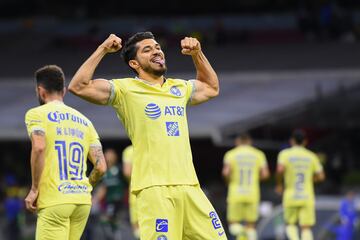 Martín celebrates scoring against Santos Laguna.