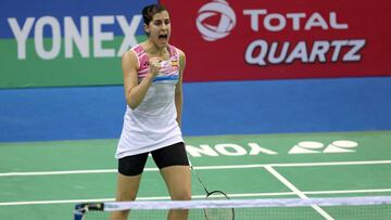 EPA2513. NUEVA DELHI (INDIA), 01/02/2018.- La espa&ntilde;ola Carolina Mar&iacute;n celebra su victoria ante la china Gao Fangjie, durante su partido del Yonex Sunrise Open de la India disputado en Nueva Delhi (India) hoy, 1 de febrero de 2018. EFE/ Rajat