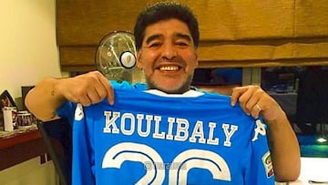 Maradona, con Koulibaly: "Yo también sufrí racismo en Italia"
