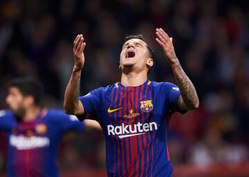 El Barcelona debió hacer frente para fichar a Coutinho del pago de 142 millones de libras y a una cláusula extra penalizadora: si fichaba a algún jugador más del Liverpool antes de 2020 debía pagar 89 millones de libras más.