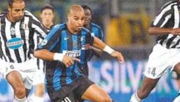 <b>BAJO LA LLUVIA. </b>Adriano en un lance del partido de Delle Alpi.