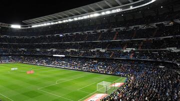 Un grupo de unos 200 Ultras Sur estuvo presente en el Bernabéu