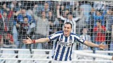 <b>DE MARAVILLA. </b>Lotina ha apostado dos jornadas seguidas por Kovacevic en la mediapunta. Dos victorias en dos jornadas para la Real y gol tempranero del serbio.