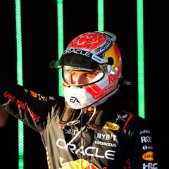 Verstappen wins F1 Australian Grand Prix as Hamilton makes history