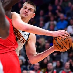 Un Nikola Jokic sin oposición decide la 'batalla de los segundos'