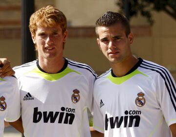 Álex y Nacho ya se han enfrentado en Copa, con el Madrid y el Espanyol, pero este fin de semana los hermanos pueden enfrentarse por primera vez en un partido de liga entre el Real Madrid y Cádiz y en el Estadio que los vio crecer como jugadores. Repasamos otras parejas de hermanos que fueron rivales en los terrenos de juego.