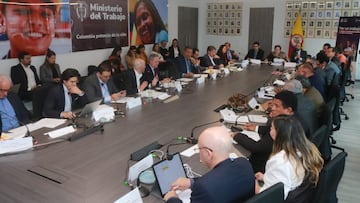 Mesa de concertación para determinar el salario mínimo en Colombia. Foto: Ministerio del Trabajo.