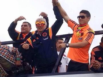 Pékerman, James y Faryd Mondragón en el recibimiento de la Selección Colombia en Bogotá tras el Mundial de Brasil