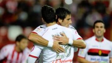 El Mallorca remonta a un pésimo Sporting