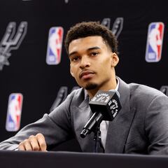 Victor Wembanyama da su versión del incidente con Britney Spears