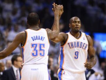 Kevin Durant y Serge Ibaka.