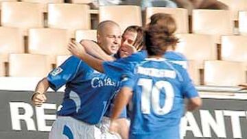 <b>ALEGRÍA. </b>Los jugadores del Xerez celebran la victoria en el derby.