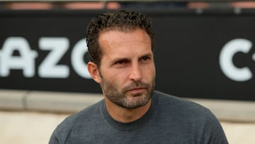 Soccer Football - LaLiga - Valencia v Real Madrid - Mestalla, Valencia, Spain - May 21, 2023 Valencia coach Ruben Baraja before the match REUTERS/Pablo Morano