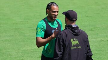 Mboula y José Alberto, del Racing.