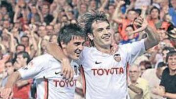 <b>UNA GRAN PAREJA. </b>Morientes suma 11 dianas en Liga, una más que David Villa.