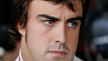 <strong>APENADO.</strong> Fernando Alonso se despidió muy sentidamente de su equipo al que deseó suerte en el futuro.