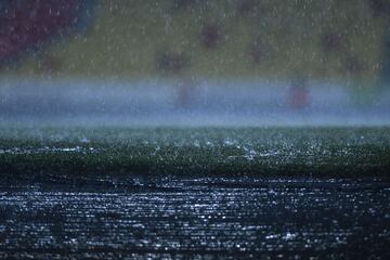 La jornada 10 seguramente será recordada como la peor de este Apertura 2018. El duelo de Pumas contra Morelia no se terminó debido a la tormenta eléctrica. La violencia se presentó en el Clásico Regio. Fue la jornada con menos goles hasta el momento en este semestre. Sin duda no fue un buen fin de semana para la Liga MX. Ahora, a esperar que la 11 nos regale más alegrías y emociones.