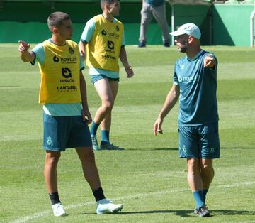 Uno de los alicientes del partido está en el debut de Jon Karrikaburu con el Racing.