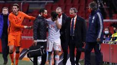 Gayá se retiró con un golpe en la cabeza y Luis Enrique medita llamar un sustituto