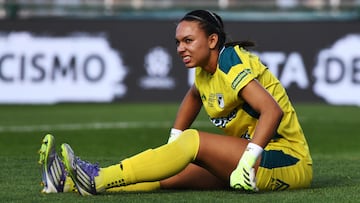 BUENOS AIRES, ARGENTINA - OCTOBER 18: Luisa Agudelo of Deportivo Cali reacts after being fouled during the final match between Corinthians and Deportivo Cali as part of the Copa CONMEBOL Libertadores Femenina 2025 at Florencio Sola Stadium on October 18, 2025 in Buenos Aires, Argentina. (Photo by Federico Peretti/Getty Images)