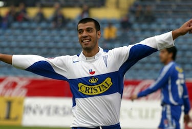 El recordado ex '9' de la UC que hoy se dedica a la pesca