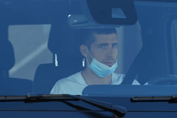 Sergi Roberto llegando a la Ciudad Deportiva. 