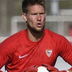 Vaclik acaba con las dudas de 9 años en la portería