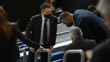 Bartomeu, en la toma de posesi&oacute;n de Laporta.