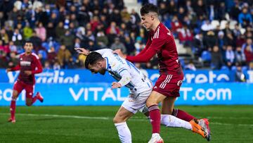 Francés, en el momento de cometer penalti sobre José Arnaiz.