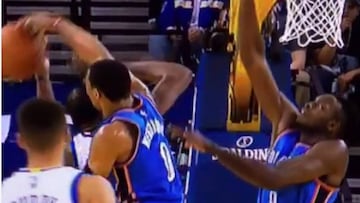 Tapón de Westbrook a Durant.