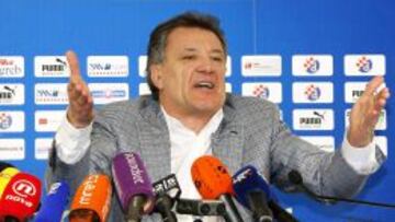 Zdravko Mamic, anuncia su dimisión durante una rueda de prensa.