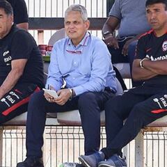 Reinaldo Rueda se despide de Chile y agradece la entrega