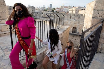 Las participantes han paseado por las calles de Jerusalén con la vista puesta en el próximo 13 de diciembre cuando se conocerá la ganadora.