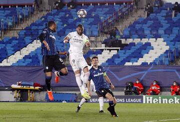 Ocasión de Benzema.