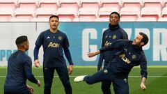 Los jugadores del Manchester United, Marcos Rojo, Alexis Sanchez, Anthony Martial y Juan Mata, durante el entrenamiento realizado en el Camp Nou.