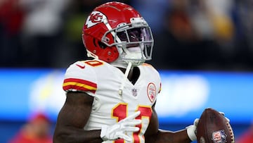 A cuatro d&iacute;as de que Tyreek Hill diera positivo por coronavirus, el wide receiver recibi&oacute; el alta m&eacute;dica y podr&iacute;a jugar contra los Steelers en la semana 16.