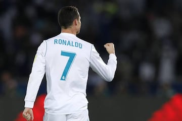 Cristiano Ronaldo celebrates