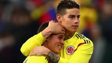 James y Juan Fernando Quintero juntos en el partido con Francia. Los dos son amigos desde los 13 a&ntilde;os 