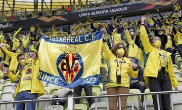 Aficionados del Villarreal en Gdansk Stadium.