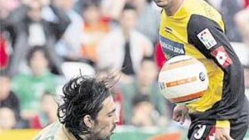<b>EL HÉROE. </b>Aouate frenó a Sergio García y todos los delanteros del Zaragoza.