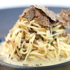 Este es el restaurante italiano donde van a comer los italianos en Madrid: carbonara al tartufo y uno de los mejores atardeceres de la ciudad