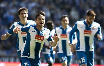 Pablo Piatti celebra el 1-0 ante el Alavés.